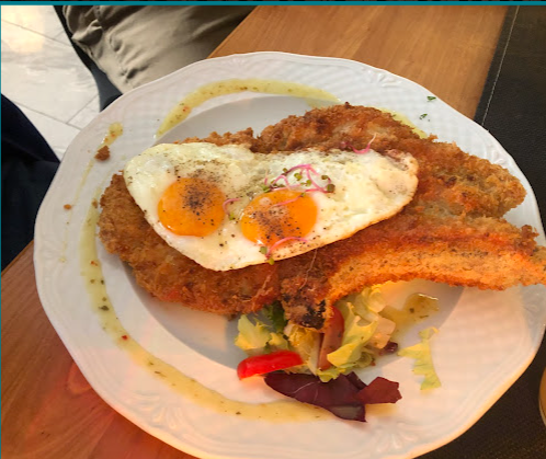 Kotlet schabowy z jajkiem